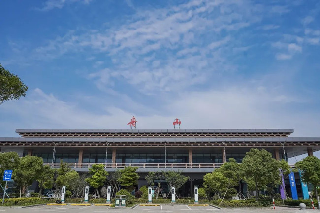 1697771453684033343.jpg 舟山机场_副本.jpg