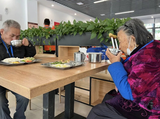 1702026104018048115.png 2.png