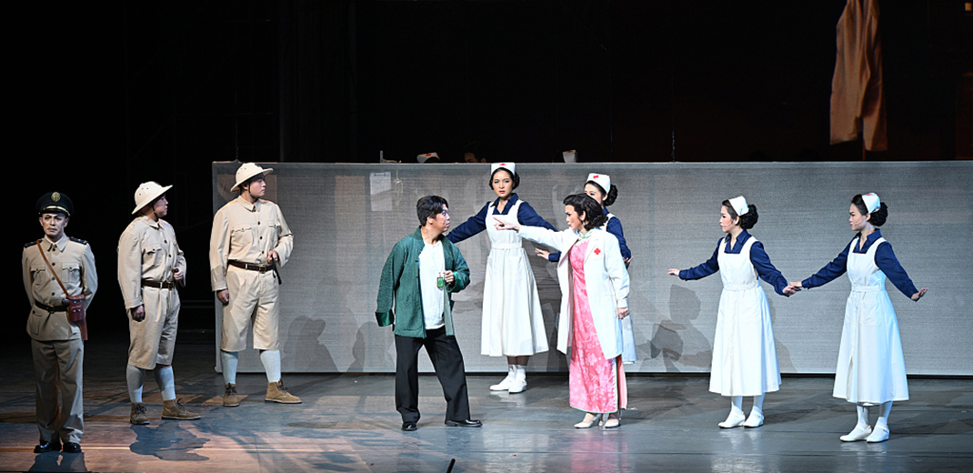Modern Cantonese Opera pays tribute to 'Red Doctor'