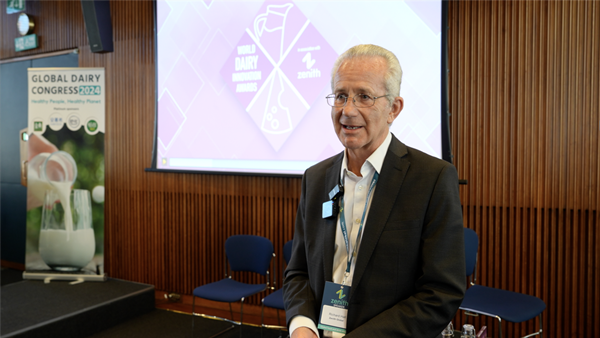 1719558070344004626.png 3-Zenith Global主席理查德·霍尔点赞伊利_副本.png