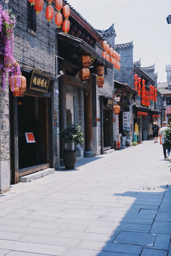 1709287428524023362.jpg 35.jpg