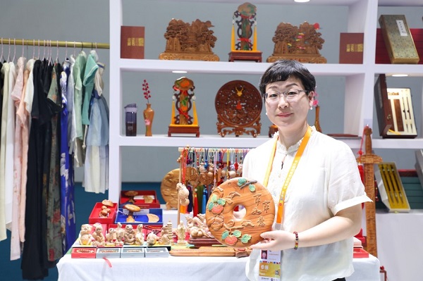 1721121302016060029.jpg 1taianpeach.jpg