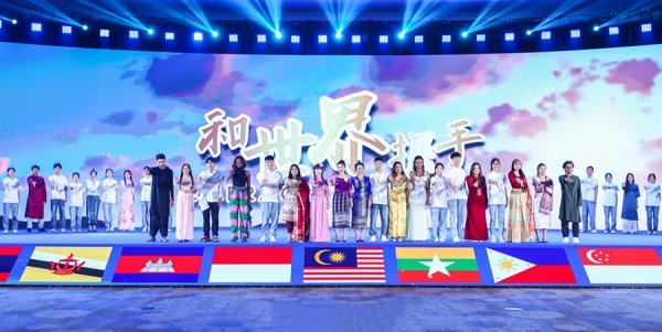 1724307981351019878.jpg 17242373871789.jpg