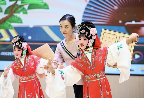 1734510393295021561.jpg 京剧2_副本.jpg