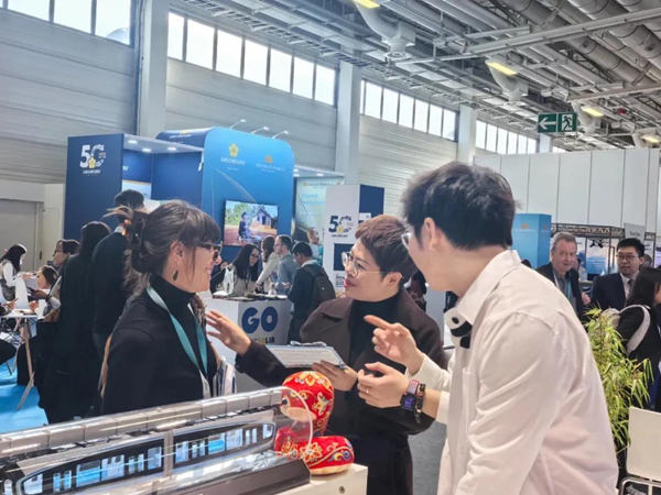 1742280520344031595.jpg 光谷空轨1_副本.jpg