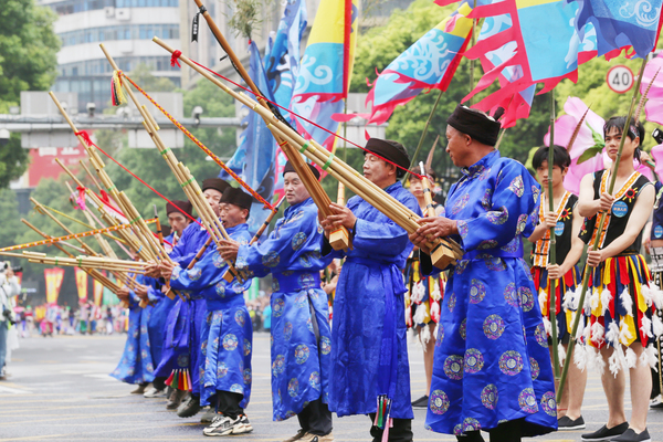 1749018996666021825.jpg 苗族 芦笙.jpg