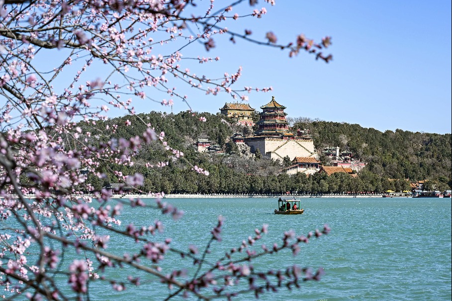 Beijing's PM2.5 density drops by 15 percent in first three quarters