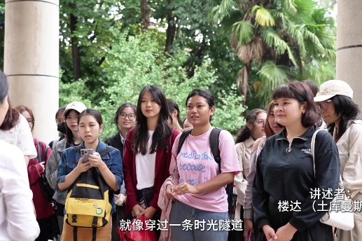 International students begin their "first lesson" in Yunnan University