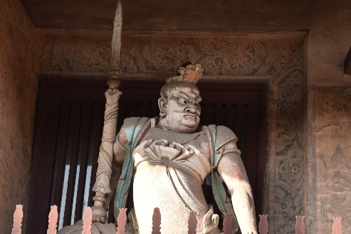 American visitor moved to 'award' Chinese sculptures