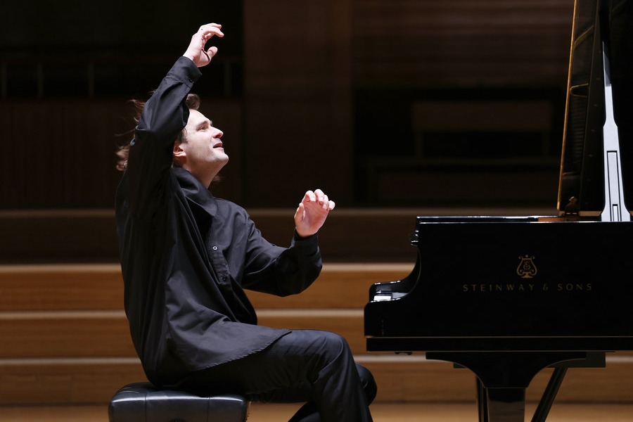Celebrated pianist brings Rachmaninoff and Liszt to the Beijing stage