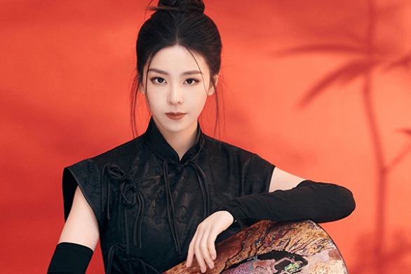 Young musicians sign exclusive contracts with DG China