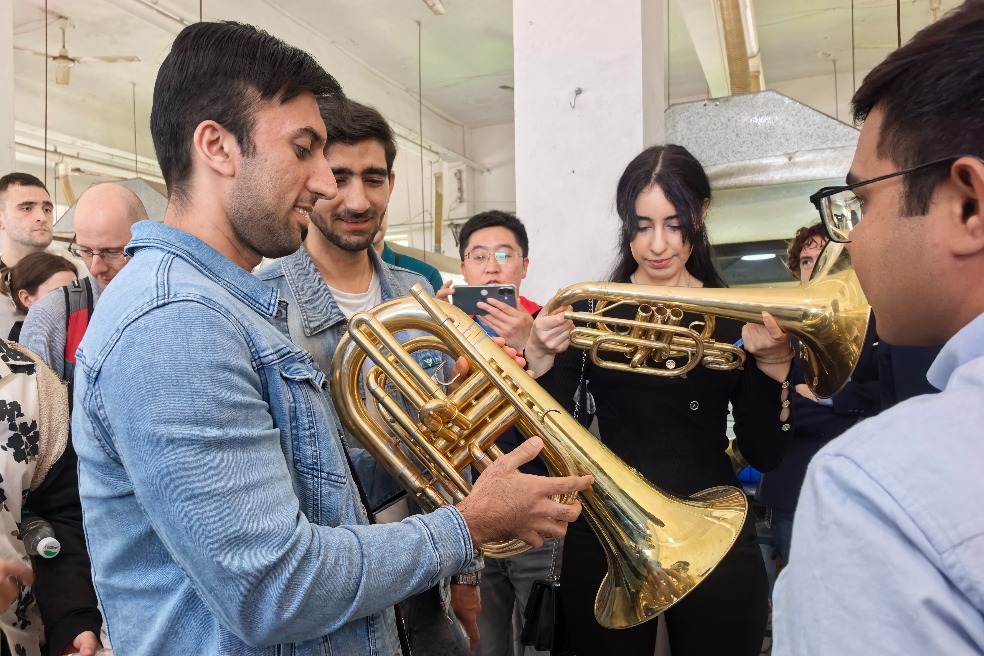 Tianjin town plays leading role in global instrument trade