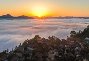 Guizhou village greets Start of Summer with misty dawn