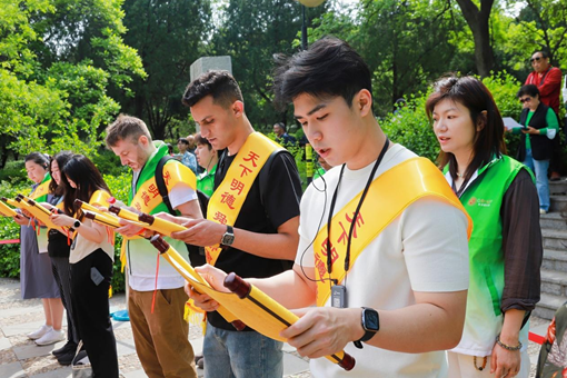 Chinese Language Day celebrated at Jinan's Qianfo Mountain