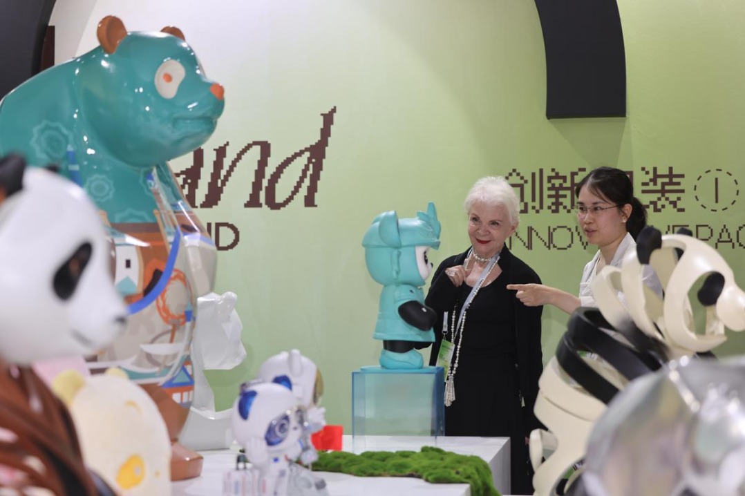 Winners of panda creativity contest honored in Sichuan