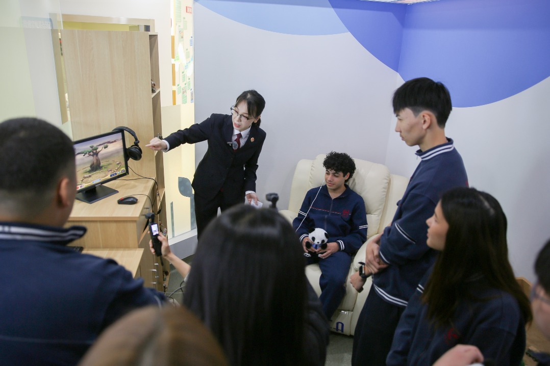 Beijing prosecutors enhance legal education for international students