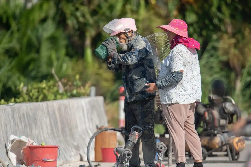 China issues first rules protecting rights of workers beyond retirement age