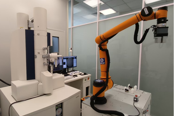Dalian scientists develop world's first AI-driven microscope