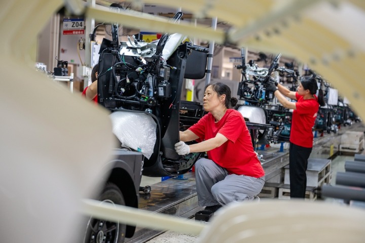 Electric three-wheelers gaining traction overseas
