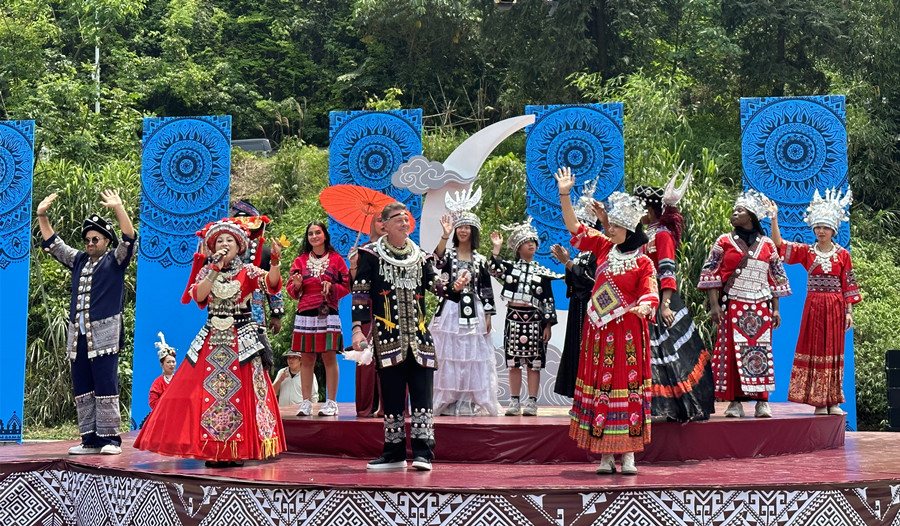 Guilin's Sanyuesan festivities showcase ethnic heritage, cultural vitality