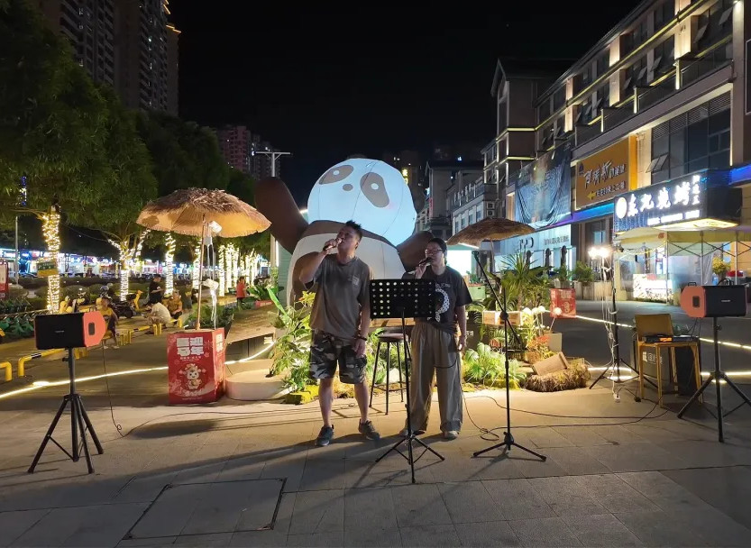Yizhou boosts night economy with commercial, cultural activities