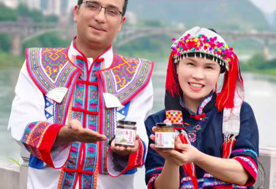 Toona chili sauce boosts local income in Dahua, Hechi