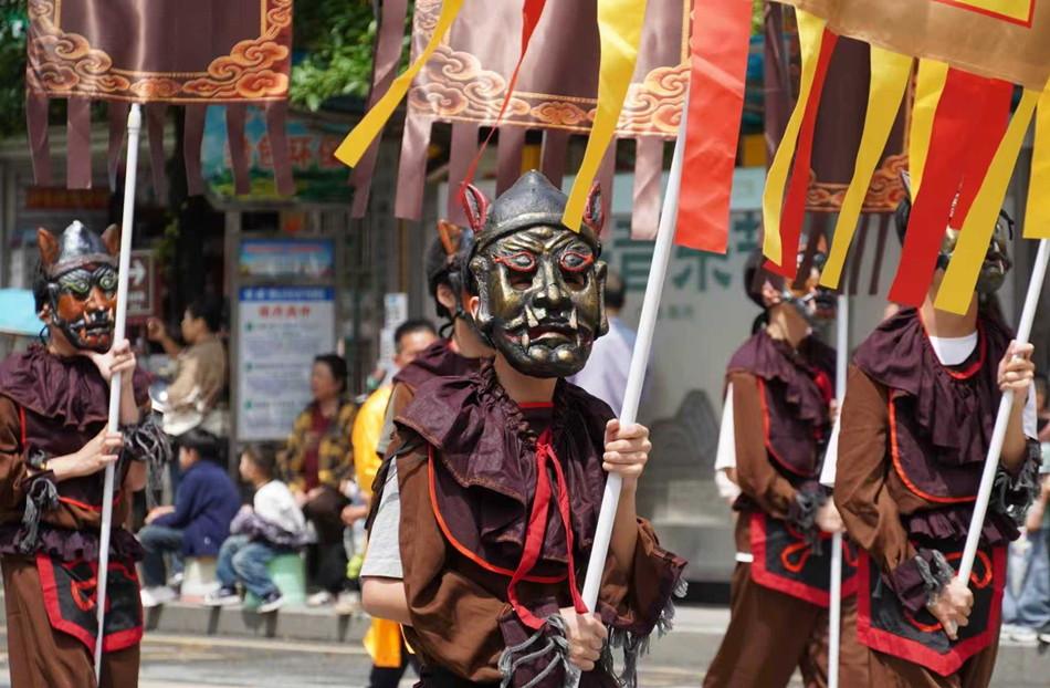 Nandan hosts wolf-like soldier parade during Sanyuesan Festival