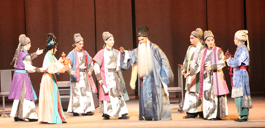 New Shaoju Opera 'He Zhizhang' makes its debut in Hangzhou