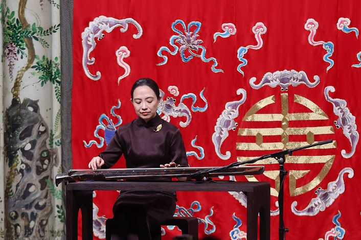 When two living fossils of Chinese music meet