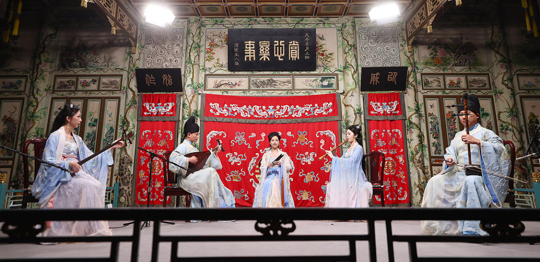 When two living fossils of Chinese music meet