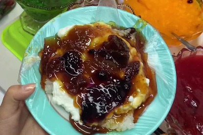 In Xinjiang, zongzi goes with yogurt