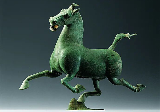 Ancient bronze running horse shows advanced understanding of mechanics