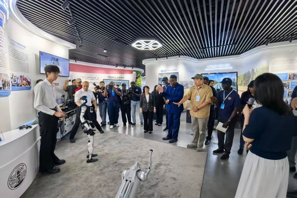 Eight-nation delegation visits Tianjin's Luban Workshop vocational model