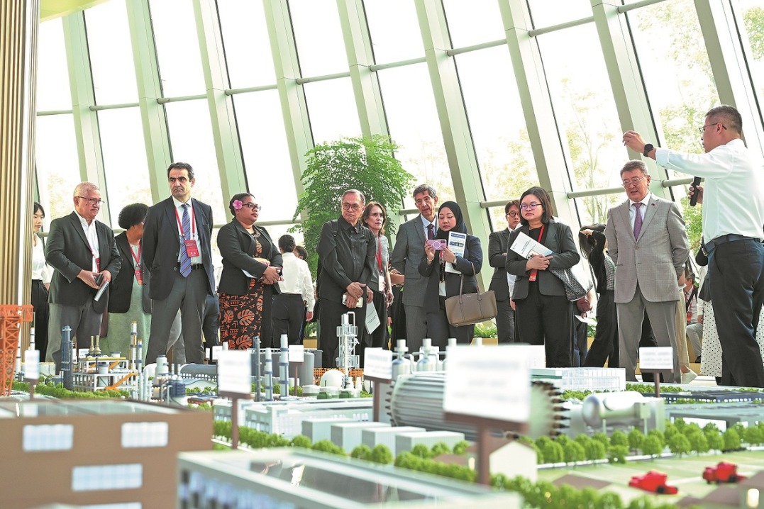 Guangdong's rise impresses, inspires ambassadors