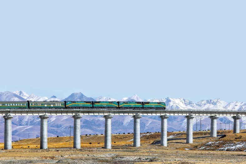 20 years Qinghai-Xizang Railway transforms regional logistics