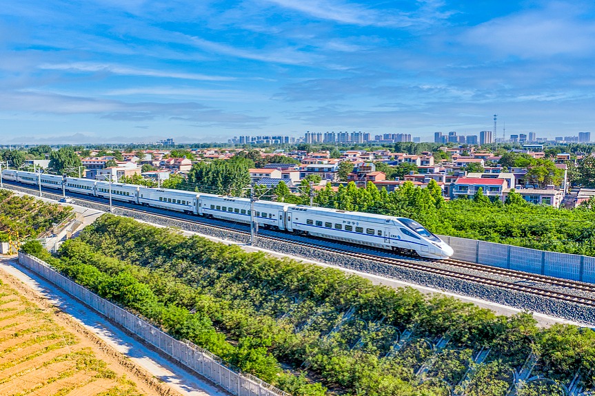 Summer railway travel rush to handle over 1 billion passenger trips