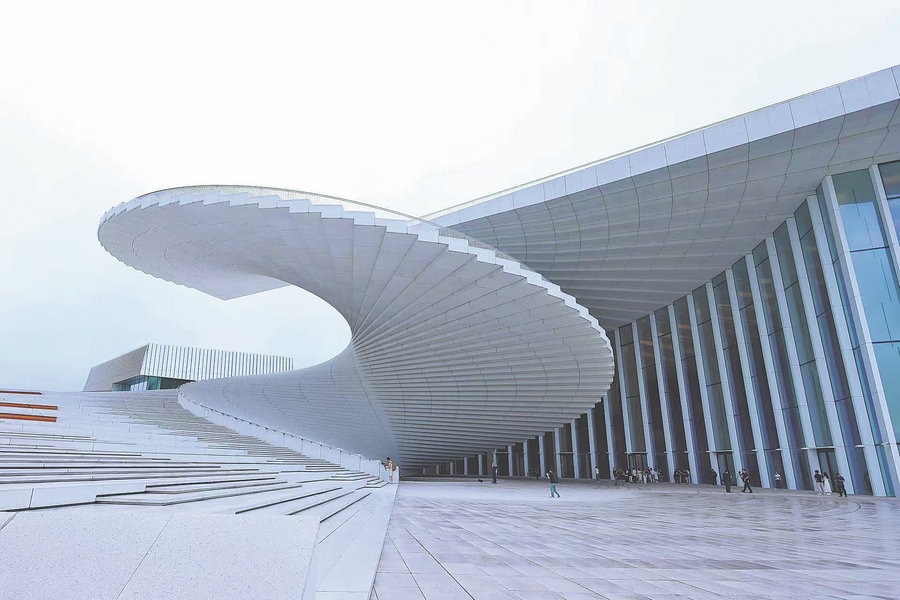 Opera house ready to fan out