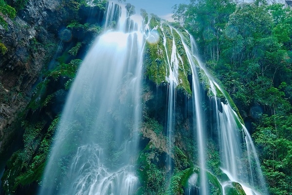 Hidden waterfalls in and around Guiyang await adventurous travelers