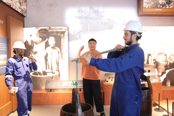 Foreign sailors explore water conservation history of Shengsi Islands