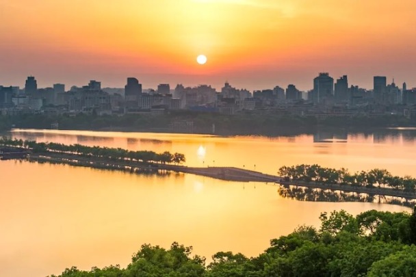 Hangzhou launches one-scan travel system for inbound tourists