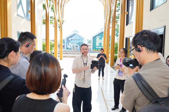 Foreign journalists explore Zhejiang's innovation drive in Hangzhou
