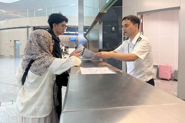 Hangzhou airport launches upgraded tax refund policy for intl travelers