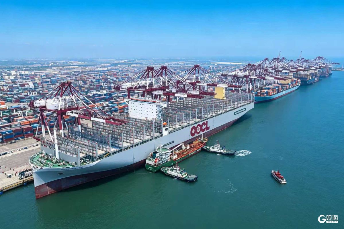 China-built world's largest methanol dual-fuel container ship sets sail