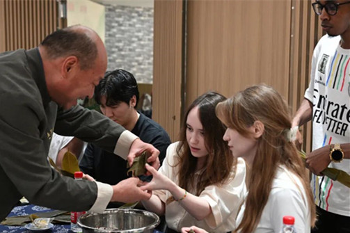 Intl students explore Jiaxing through immersive cultural tour