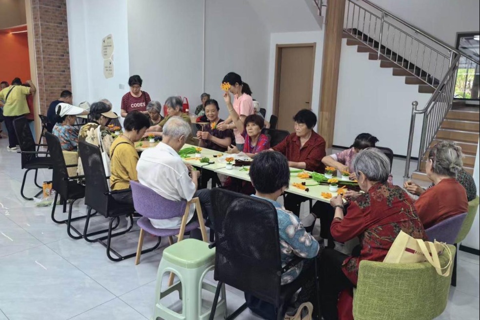 Wuhan opens 1,735 cooling spots in communities amid summer heat
