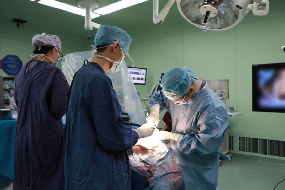Shanghai hospital completes world's first BCI for hand movement using Chinese device