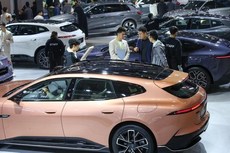 China's new energy vehicle output, sales both exceed 7m in H1