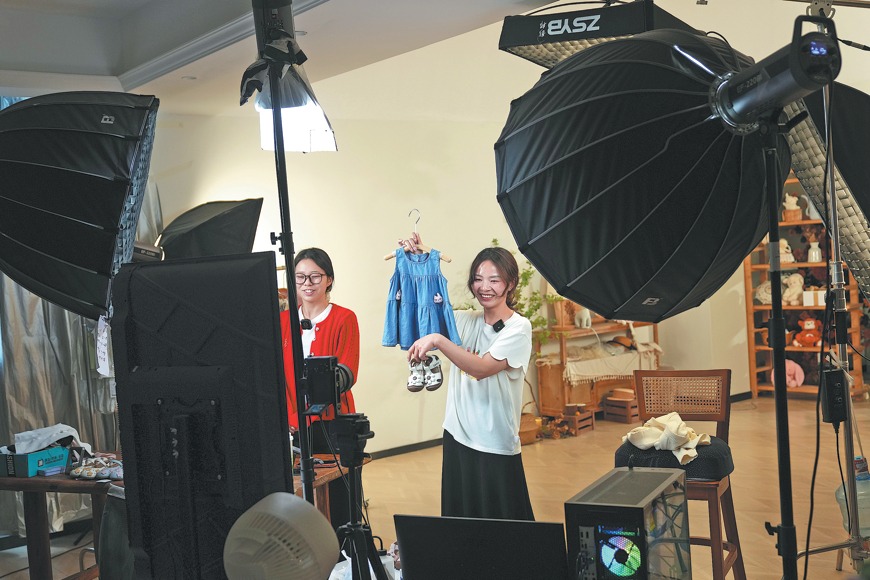 Cross-border e-commerce shoppers in China hit 140m in H1