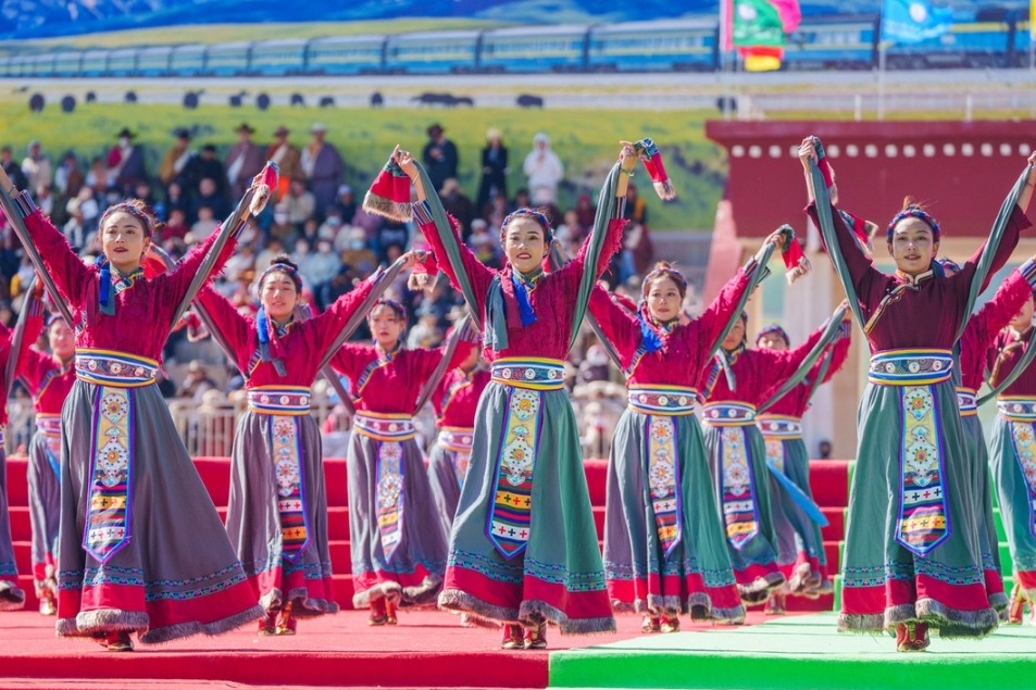 Horse racing competition kicks off in Xizang