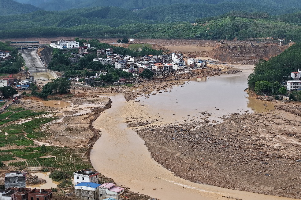 State Council forms team to investigate reservoir breach in Guangxi